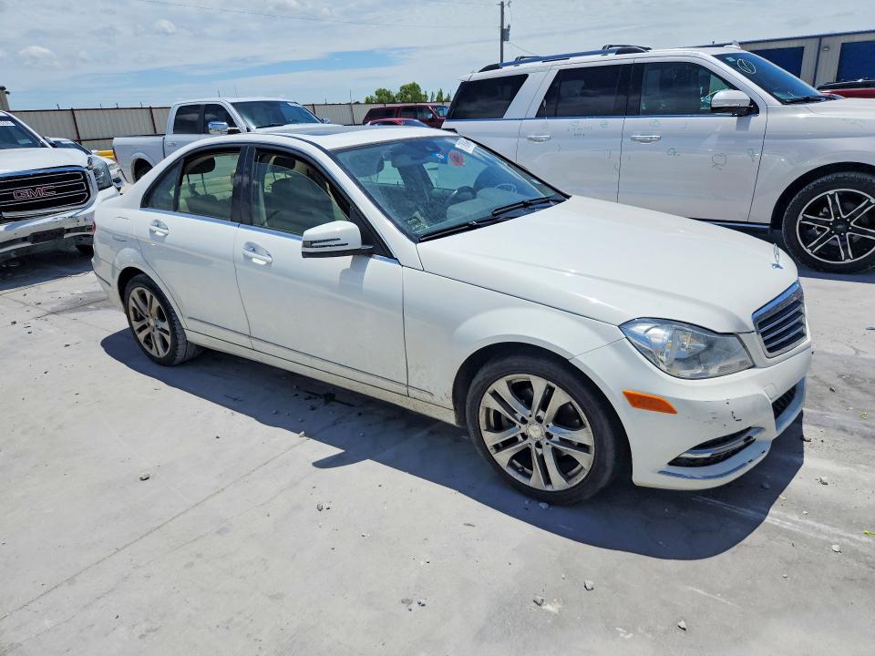 2013 Mercedes-benz C მანქანა იყიდება აუქციონზე, vin: WDDGF4HB4DA783145, აუქციონის ნომერი: 57003806