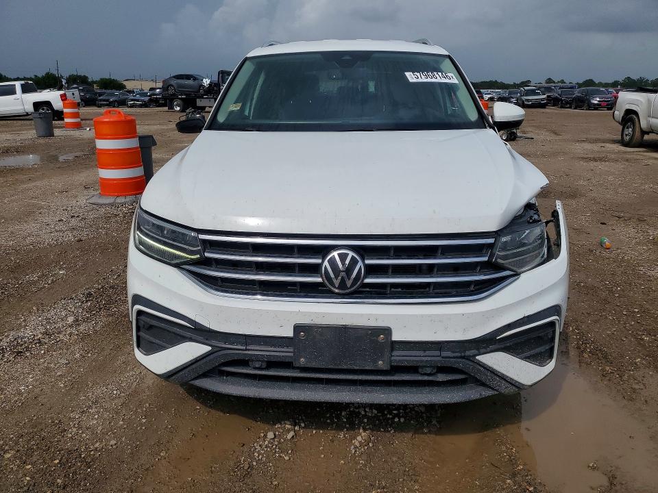 57968146 :رقم المزاد ، 3VV3B7AXXNM122687 vin ، 2022 Volkswagen Tiguan مزاد بيع