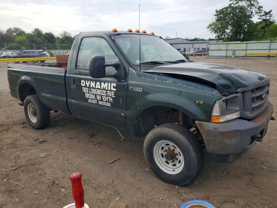56421246 :رقم المزاد ، 1FTSF31L82EA74001 vin ، 2002 Ford F350 مزاد بيع