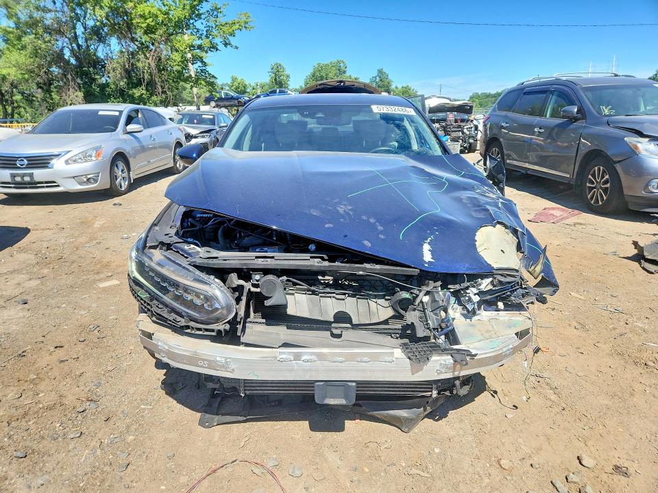 57332486 :رقم المزاد ، 1HGCV1F9XJA148888 vin ، 2018 Honda Accord مزاد بيع