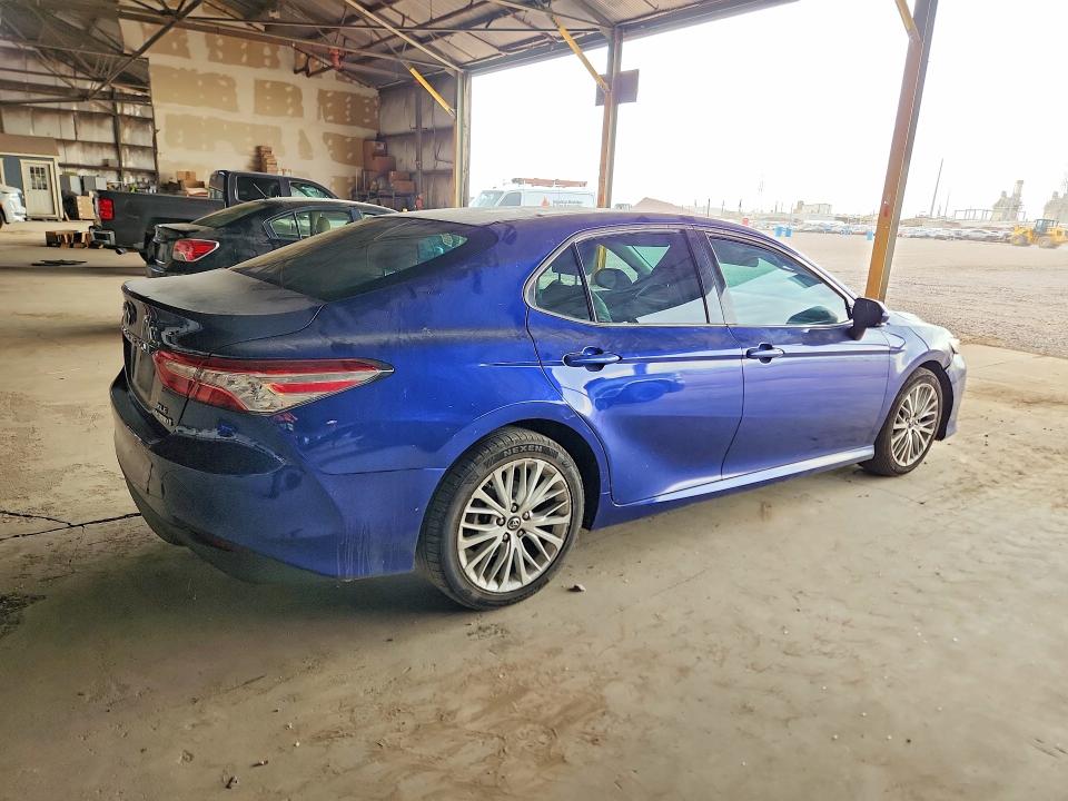57392926 :رقم المزاد ، 4T1B21HK8JU507569 vin ، 2018 Toyota Camry Hybrid مزاد بيع