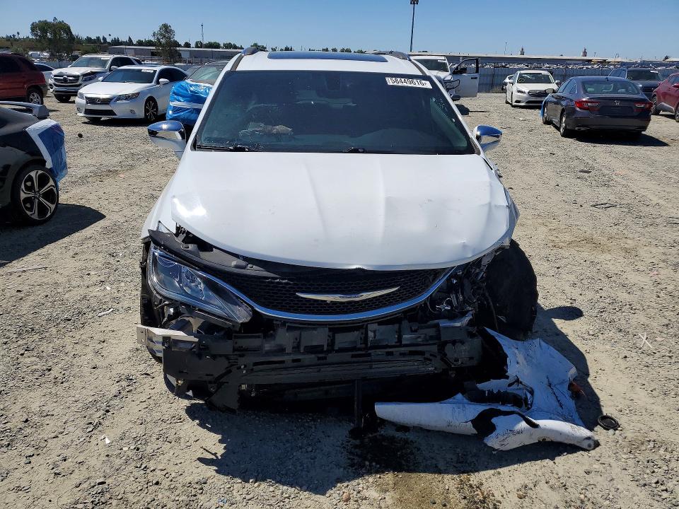 58449616 :رقم المزاد ، 2C4RC1GG3JR352987 vin ، 2018 Chrysler Pacifica مزاد بيع