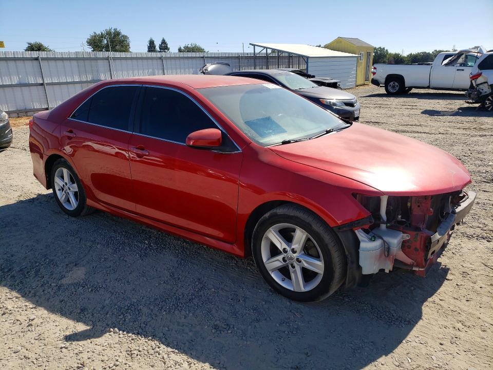 58738506 :رقم المزاد ، 4T1BF1FK7EU754546 vin ، 2014 Toyota Camry مزاد بيع