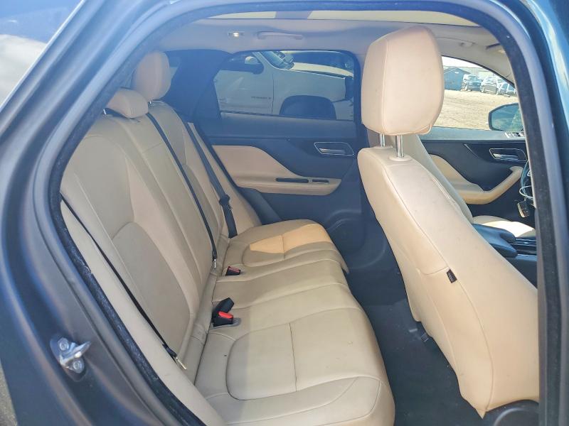56456726 :رقم المزاد ، SADCJ2FX2JA320236 vin ، 2018 Jaguar F-pace مزاد بيع