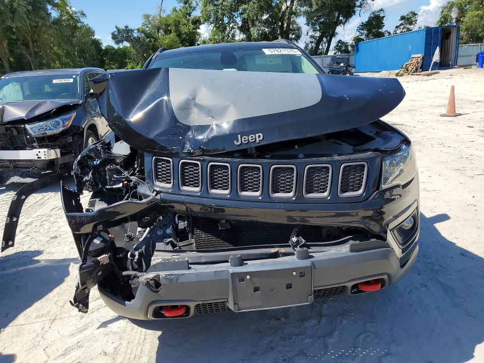 57821376 :رقم المزاد ، 3C4NJDDB9JT501723 vin ، 2018 Jeep Compass مزاد بيع