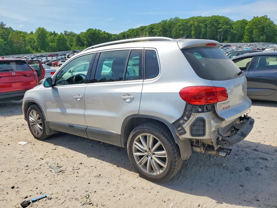 56098406 :رقم المزاد ، WVGAV7AXXGW562050 vin ، 2016 Volkswagen Tiguan مزاد بيع