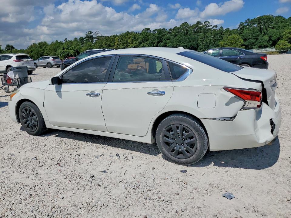 2015 Nissan Altima მანქანა იყიდება აუქციონზე, vin: 1N4AL3AP3FN890634, აუქციონის ნომერი: 54512986