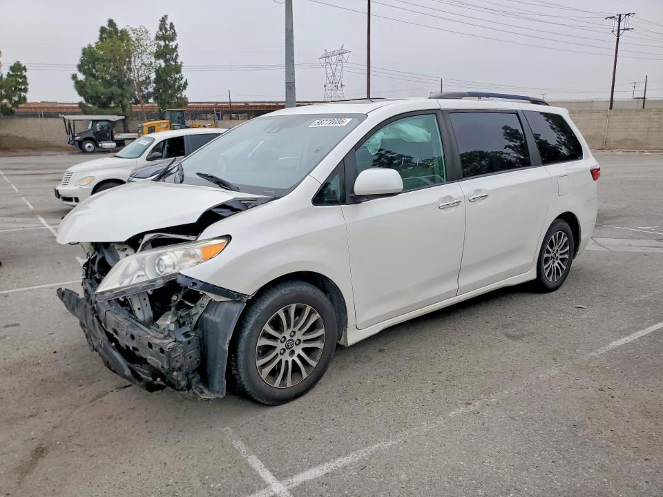 Auction sale of the 2019 Toyota Sienna, vin: 5TDYZ3DC2KS966431, lot number: 58772036