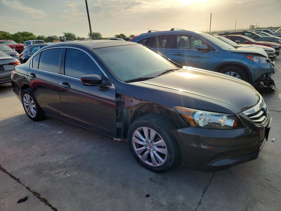 58815276 :رقم المزاد ، 1HGCP2F89BA071424 vin ، 2011 Honda Accord مزاد بيع