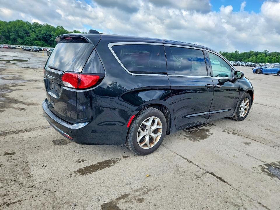 57320536 :رقم المزاد ، 2C4RC1FG2JR122942 vin ، 2018 Chrysler Pacifica مزاد بيع