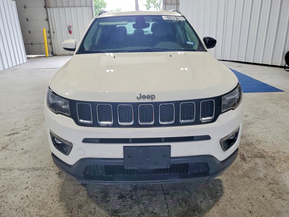 57429106 :رقم المزاد ، 3C4NJCBB8JT194526 vin ، 2018 Jeep Compass مزاد بيع