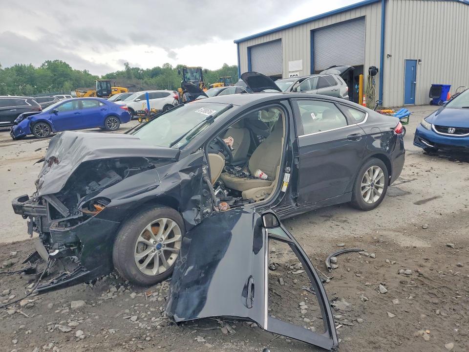 57209516 :رقم المزاد ، 3FA6P0HD7KR218491 vin ، 2019 Ford Fusion مزاد بيع