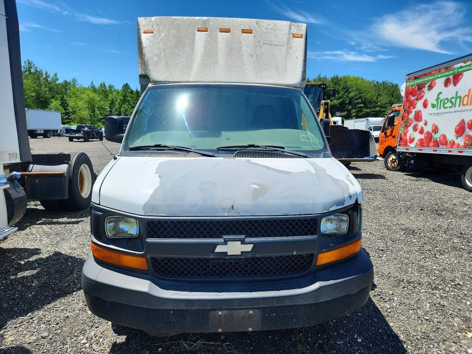56851326 :رقم المزاد ، 1GBHG31K481105294 vin ، 2008 Chevrolet Express مزاد بيع