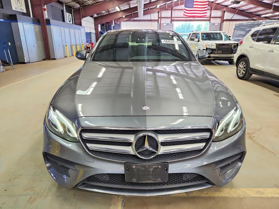 56952696 :رقم المزاد ، WDDZF4KB9HA030976 vin ، 2017 Mercedes-benz E مزاد بيع