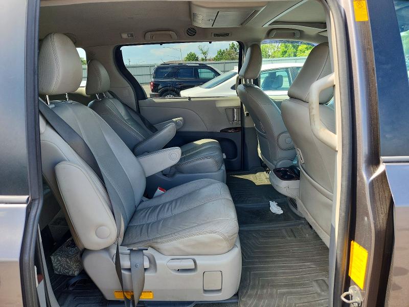 57167066 :رقم المزاد ، 5TDDK3DC0DS050398 vin ، 2013 Toyota Sienna مزاد بيع