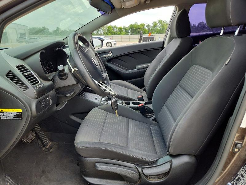 57422826 :رقم المزاد ، 3KPFL4A76HE131957 vin ، 2017 Kia Forte مزاد بيع
