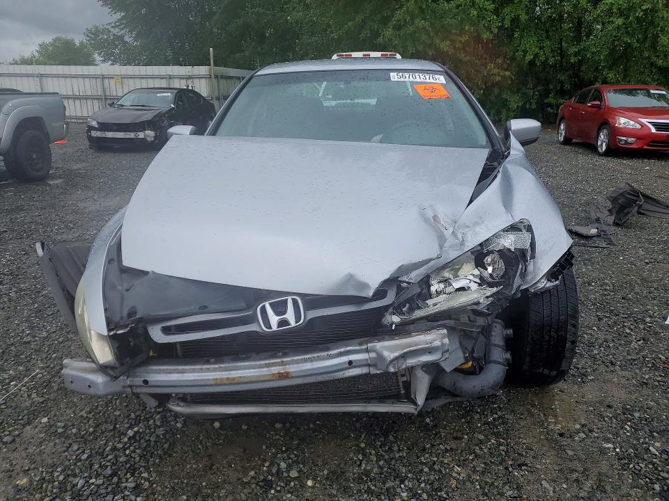 56701376 :رقم المزاد ، 1HGCM56405A165896 vin ، 2005 Honda Accord مزاد بيع