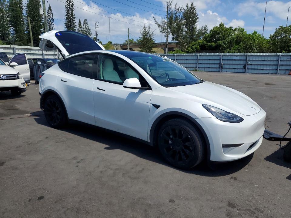 Продажа на аукционе авто 2022 Tesla Model Y, vin: 7SAYGAEE8NF390270, номер лота: 57403446