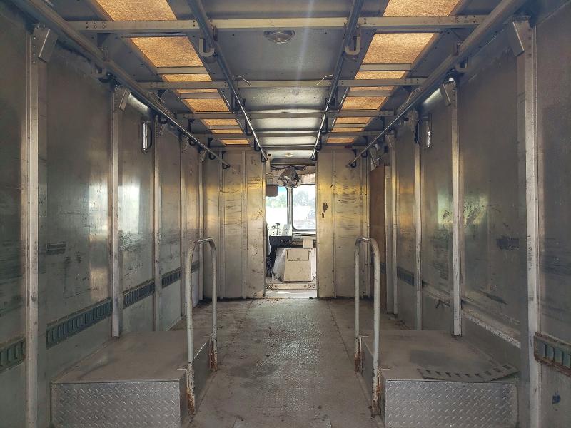 55881316 :رقم المزاد ، 5B4KP42U043395674 vin ، 2004 Workhorse Step Van مزاد بيع