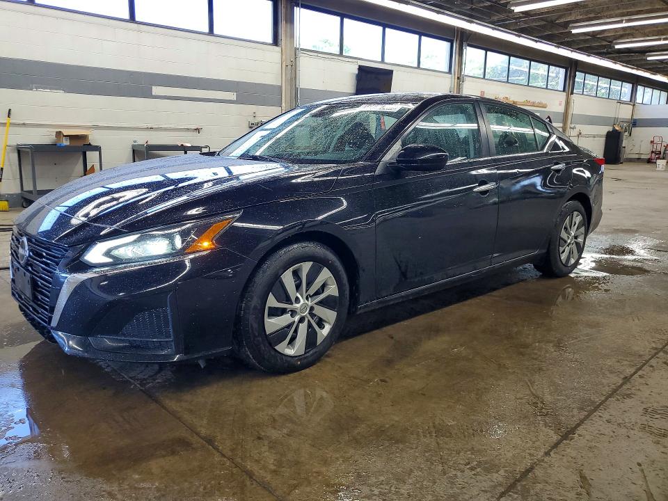 58610386 :رقم المزاد ، 1N4BL4BV6PN323505 vin ، 2023 Nissan Altima مزاد بيع
