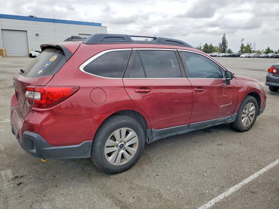 59008176 :رقم المزاد ، 4S4BSAFC8J3333889 vin ، 2018 Subaru Outback مزاد بيع