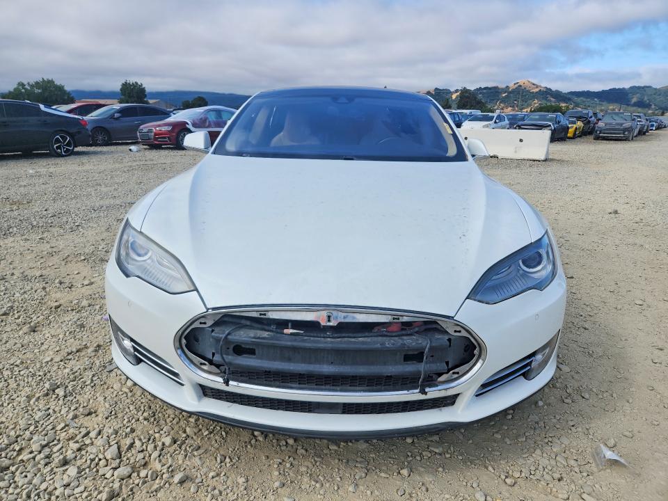 Продажа на аукционе авто 2015 Tesla Model S, vin: 5YJSA1H19FFP73861, номер лота: 56285166