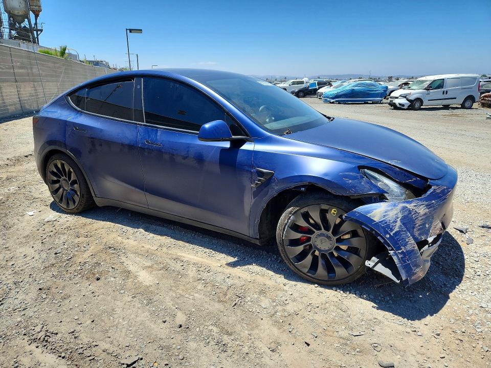 58655636 :رقم المزاد ، 7SAYGDEFXNF484712 vin ، 2022 Tesla Model Y مزاد بيع
