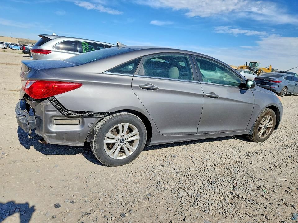 58832726 :رقم المزاد ، 5NPEB4AC1BH128043 vin ، 2011 Hyundai Sonata مزاد بيع
