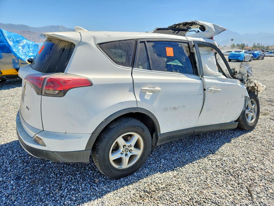 Продаж на аукціоні авто 2017 Toyota Rav4, vin: JTMWFREV7HD105205, номер лоту: 55765986