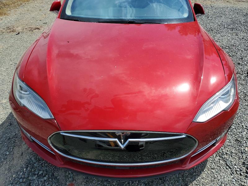 58595926 :رقم المزاد ، 5YJSA1V23FF099302 vin ، 2015 Tesla Model S مزاد بيع
