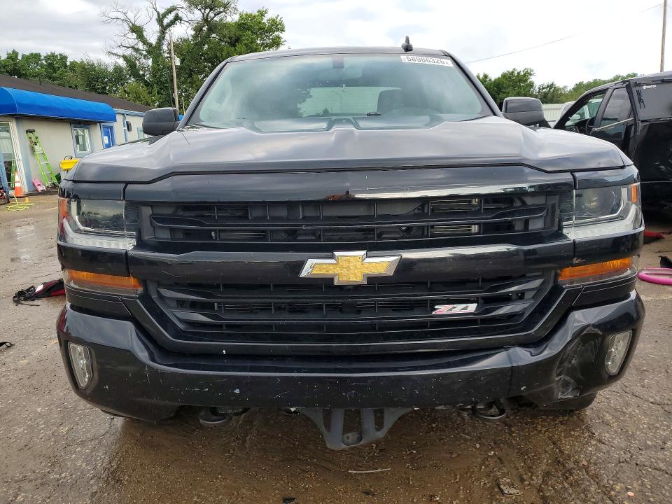 Продаж на аукціоні авто 2018 Chevrolet Silverado, vin: 3GCUKREC2JG149994, номер лоту: 58986326