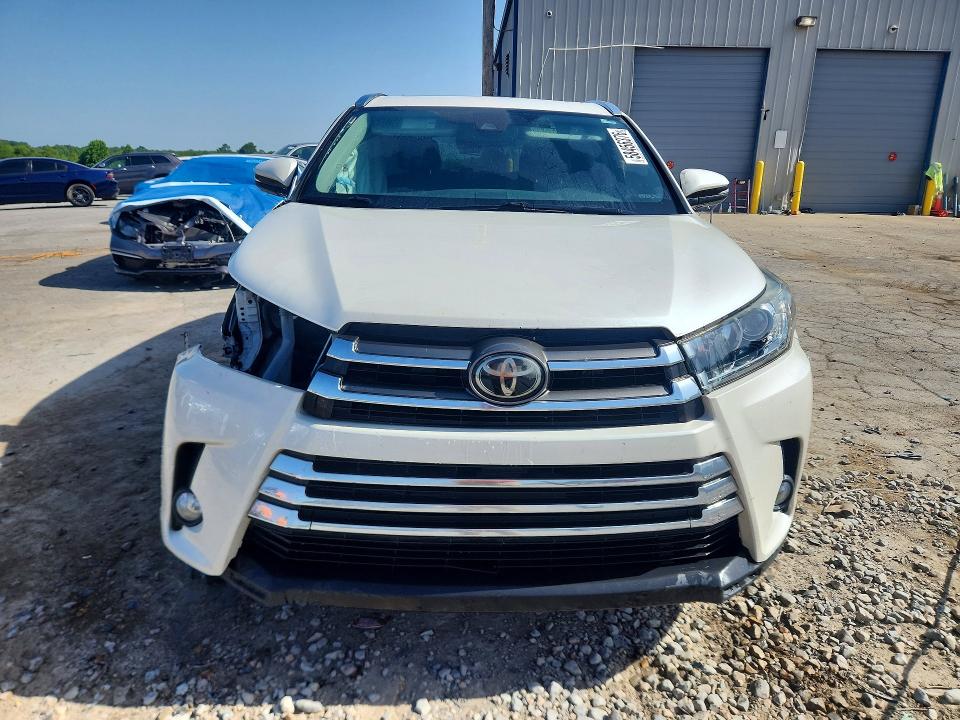 2017 Toyota Highlander მანქანა იყიდება აუქციონზე, vin: 5TDDZRFH3HS456141, აუქციონის ნომერი: 58456376