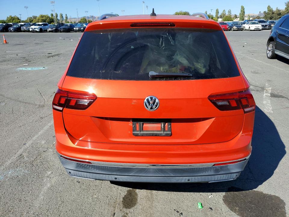Продажа на аукционе авто 2018 Volkswagen Tiguan, vin: 3VV5B7AX2JM061595, номер лота: 58323426