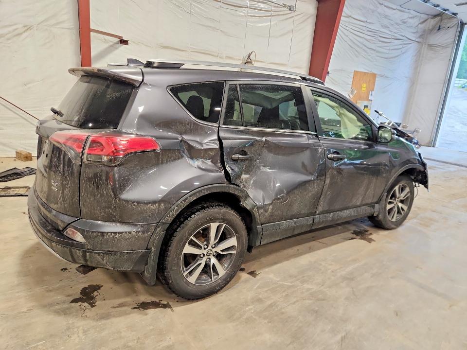 2018 Toyota Rav4 მანქანა იყიდება აუქციონზე, vin: JTMRFREV8JJ257076, აუქციონის ნომერი: 57335266