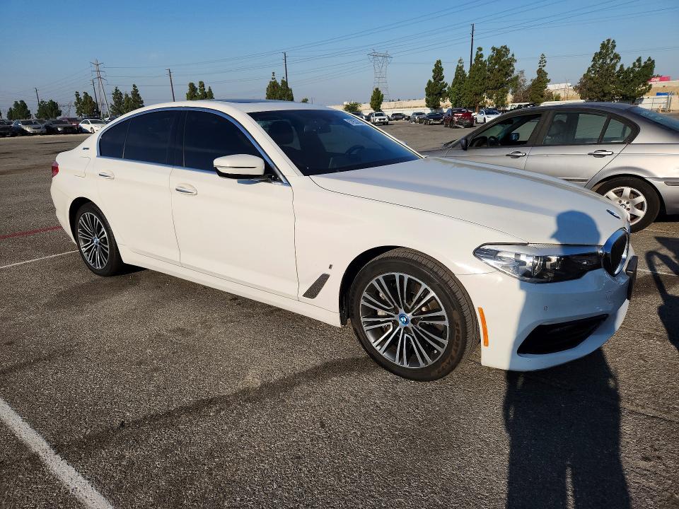 2018 Bmw 530e მანქანა იყიდება აუქციონზე, vin: WBAJA9C57JB034260, აუქციონის ნომერი: 57953146