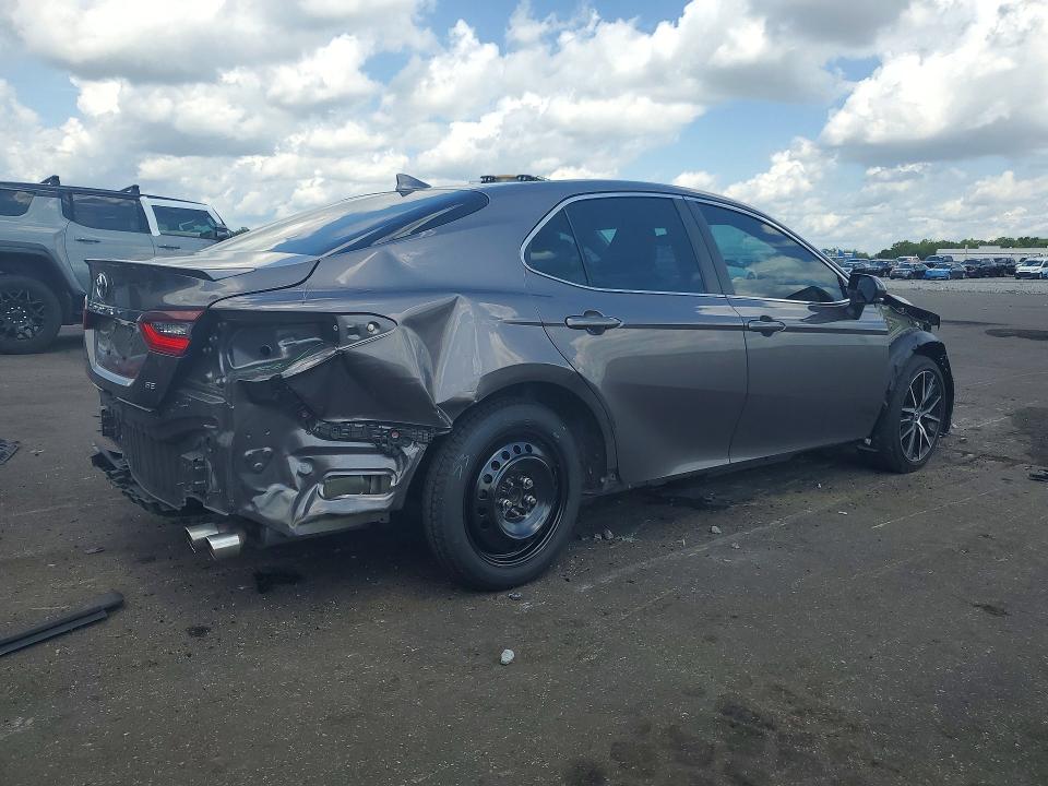 58712556 :رقم المزاد ، 4T1G11AK0NU652226 vin ، 2022 Toyota Camry مزاد بيع
