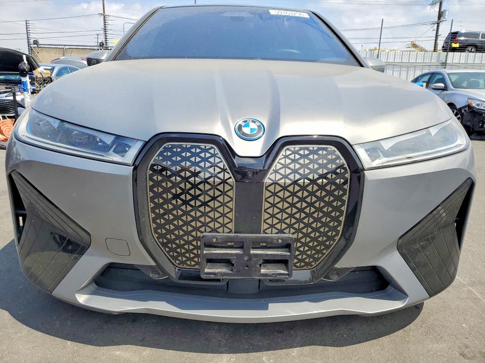 59163296 :رقم المزاد ، WB533CF01PCM04541 vin ، 2023 Bmw Ix مزاد بيع