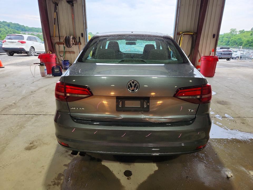 57909776 :رقم المزاد ، 3VW2B7AJ3HM356953 vin ، 2017 Volkswagen Jetta مزاد بيع