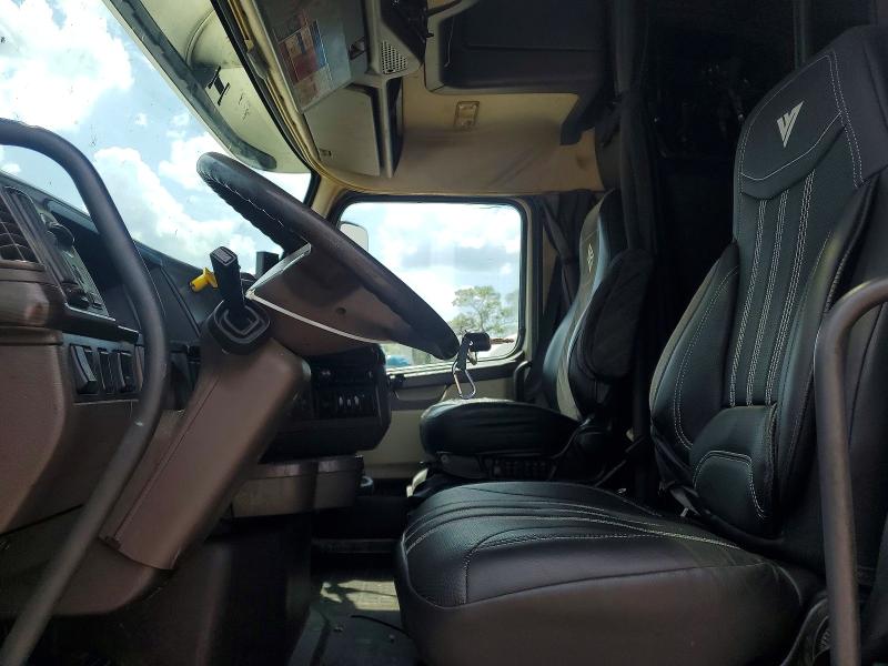 Продажа на аукционе авто 2017 Volvo Vn, vin: 4V4NC9EH0HN954895, номер лота: 56545236