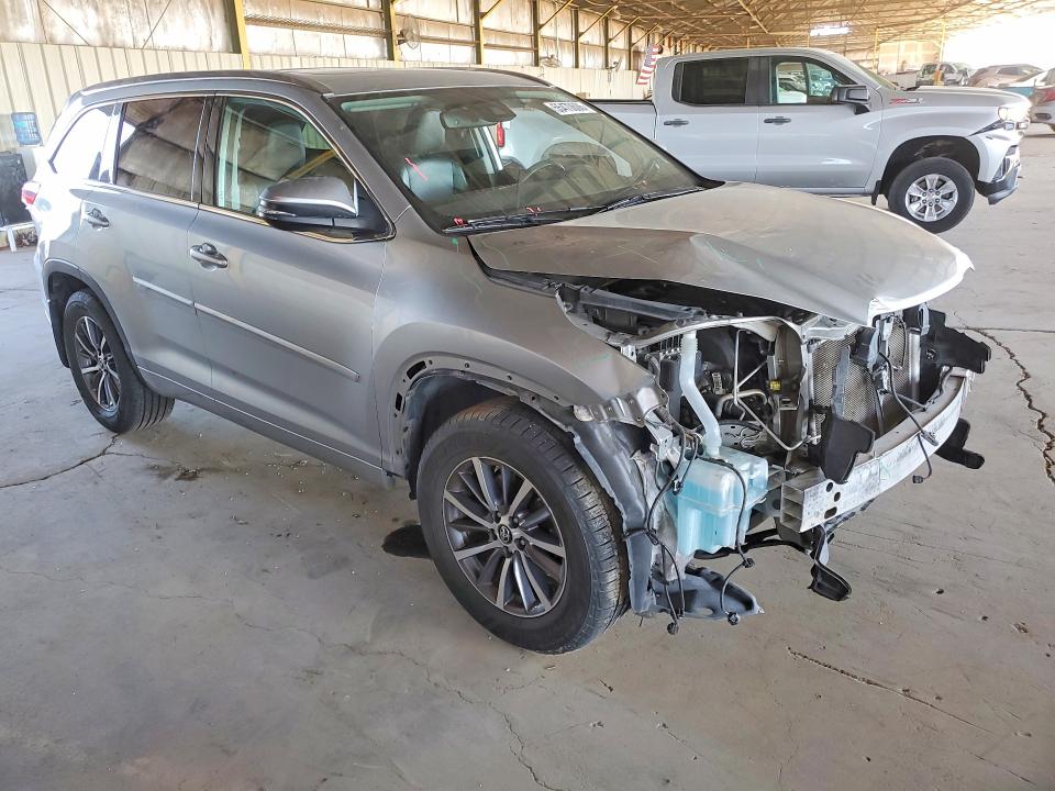2018 Toyota Highlander მანქანა იყიდება აუქციონზე, vin: 5TDJZRFH4JS898094, აუქციონის ნომერი: 55470606