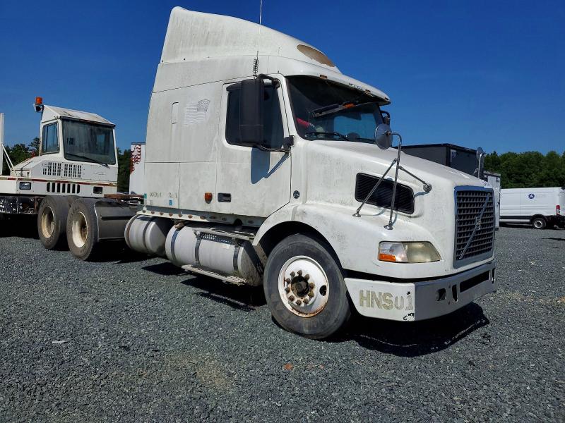 56418746 :رقم المزاد ، 4V4MC9GH57N460779 vin ، 2007 Volvo Vn مزاد بيع