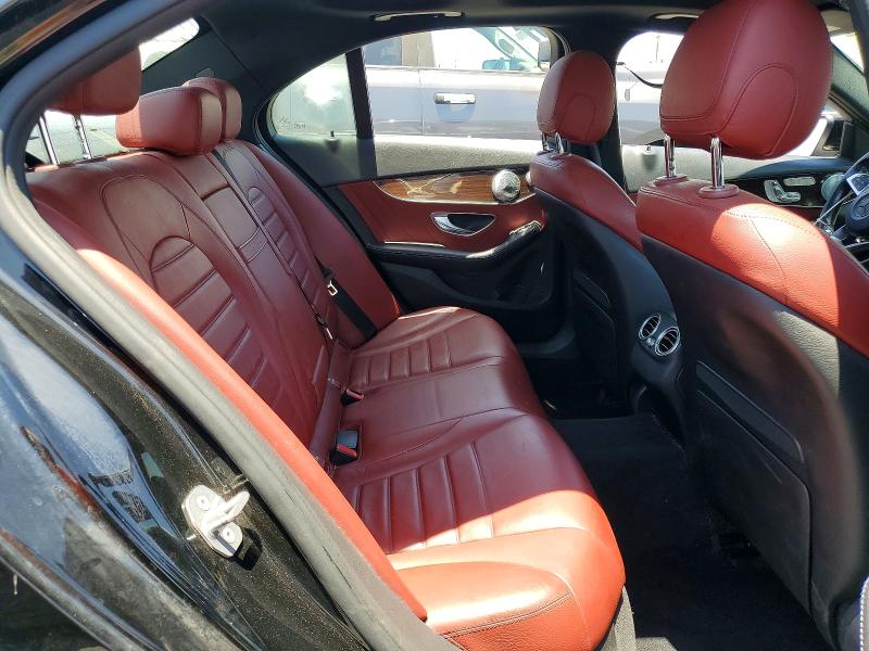 58139826 :رقم المزاد ، WDDWF4JB2JR405215 vin ، 2018 Mercedes-benz C مزاد بيع