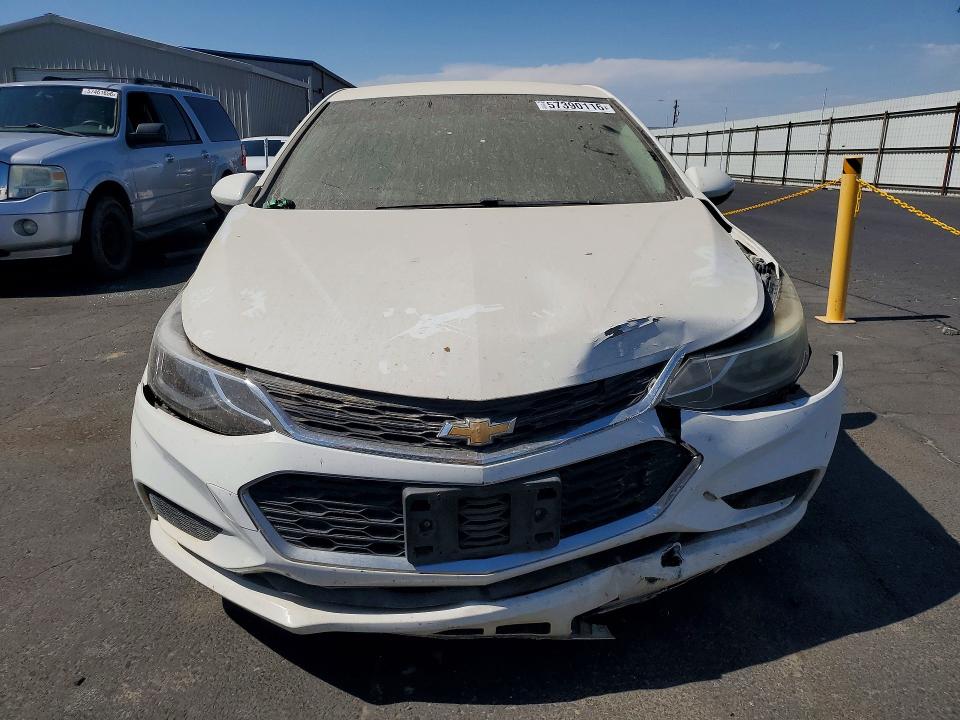 57390116 :رقم المزاد ، 1G1BE5SM8J7107581 vin ، 2018 Chevrolet Cruze مزاد بيع
