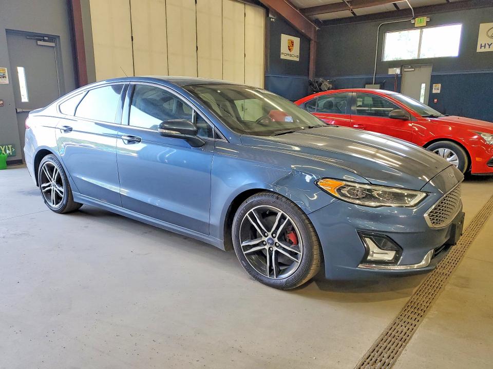 56486266 :رقم المزاد ، 3FA6P0SU4KR212849 vin ، 2019 Ford Fusion مزاد بيع