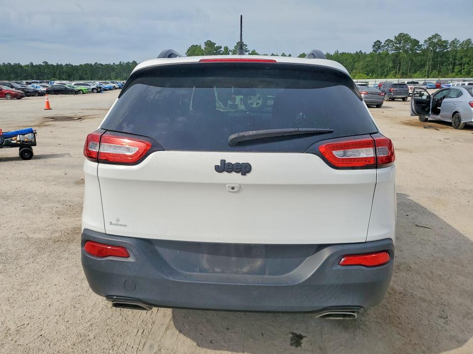 55557846 :رقم المزاد ، 1C4PJLCS0GW137330 vin ، 2016 Jeep Cherokee مزاد بيع