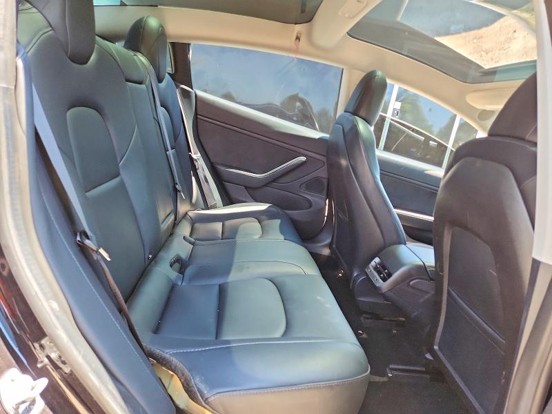 55976376 :رقم المزاد ، 5YJ3E1EB2JF090589 vin ، 2018 Tesla Model 3 مزاد بيع
