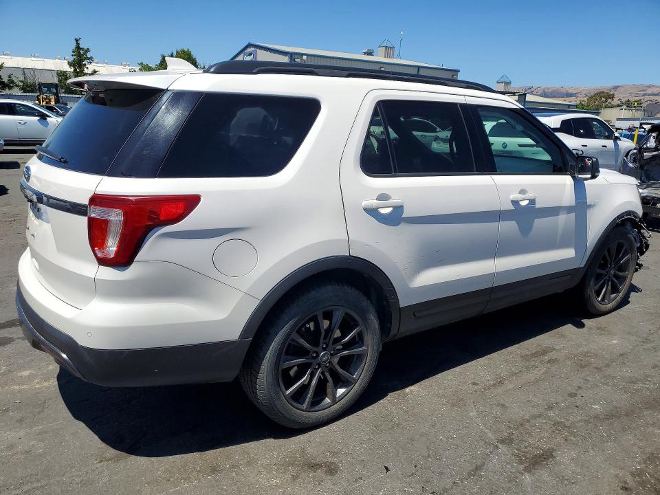 55837186 :رقم المزاد ، 1FM5K7D83HGE25140 vin ، 2017 Ford Explorer مزاد بيع