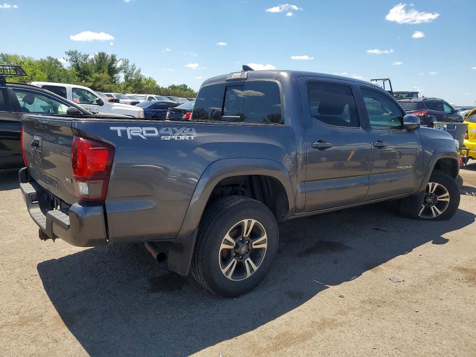 55837226 :رقم المزاد ، 5TFCZ5AN3JX161011 vin ، 2018 Toyota Tacoma مزاد بيع