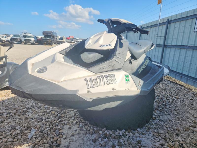 2017 Sea-doo Spark მანქანა იყიდება აუქციონზე, vin: YDV62239J617, აუქციონის ნომერი: 56860526