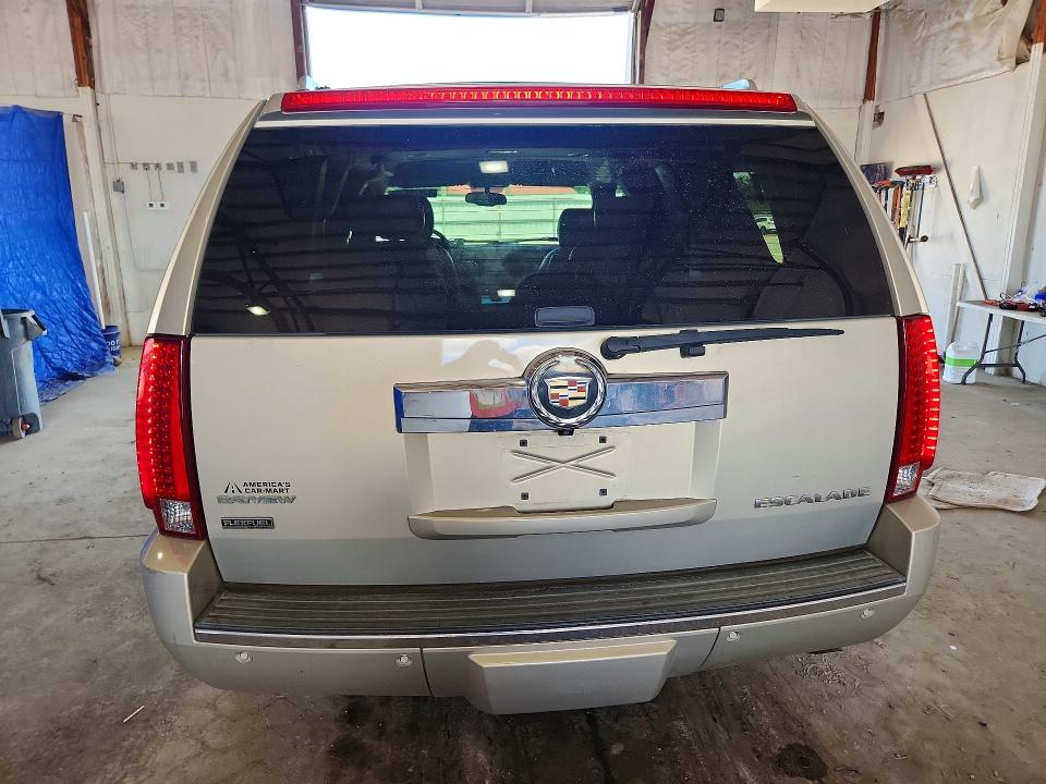 2010 Cadillac Escalade მანქანა იყიდება აუქციონზე, vin: 1GYUCAEF9AR146013, აუქციონის ნომერი: 57528476